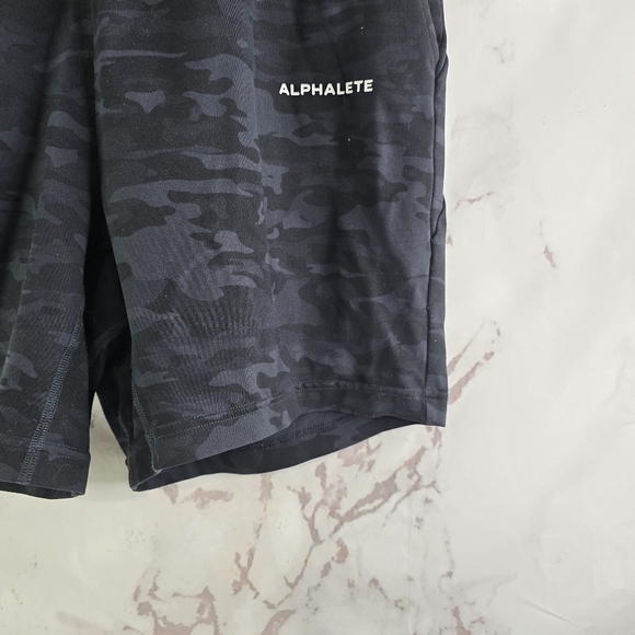 Alphalete Shorts Mens Small 30 Black Gray Camo 6 Inch Lounge Lifting Active Pro - Picture 3 of 11